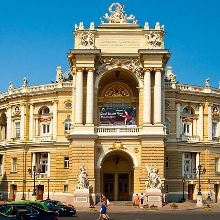 Hostel Berloga Odessa Esterno foto