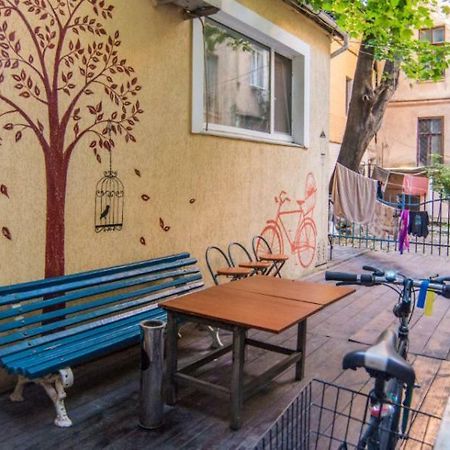 Hostel Berloga Odessa Esterno foto