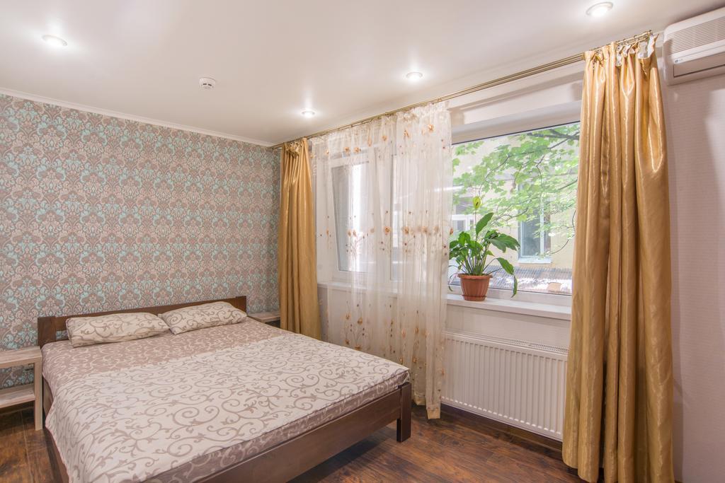 Hostel Berloga Odessa Esterno foto