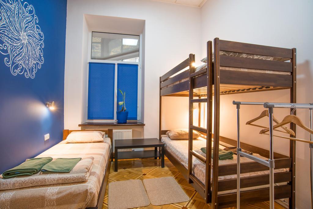 Hostel Berloga Odessa Esterno foto