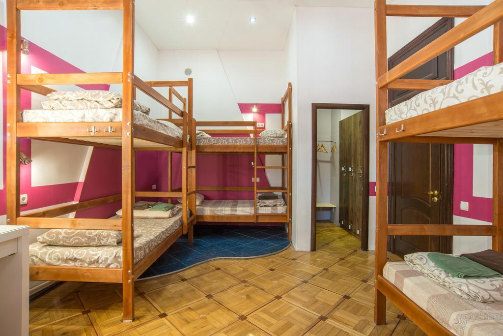 Hostel Berloga Odessa Esterno foto