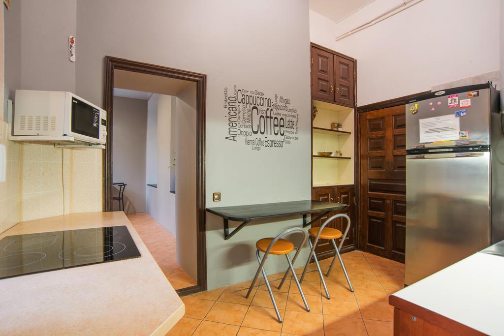 Hostel Berloga Odessa Esterno foto